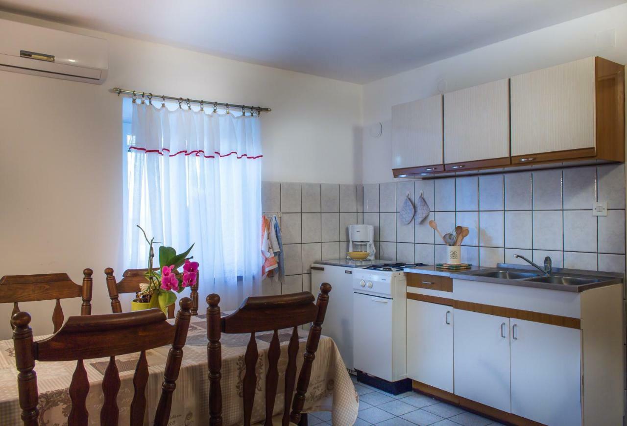 Apartman Dina Рисика Екстериор снимка